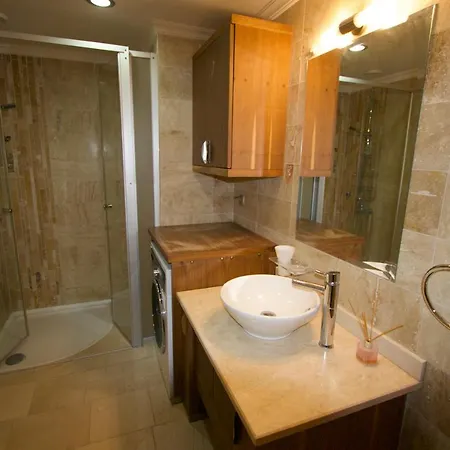 Luxury Penthouse In Goldcity 아파트 *